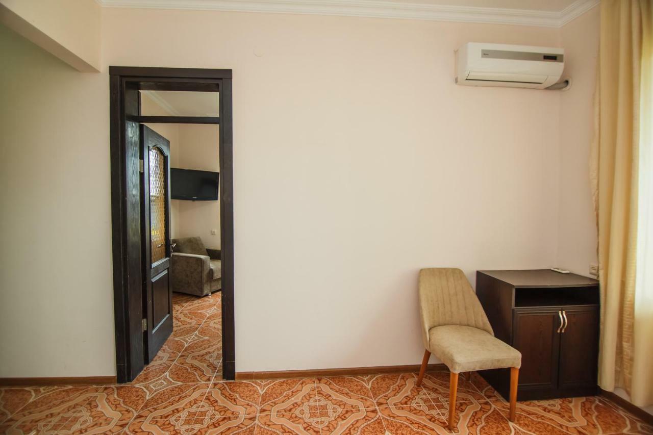 Guest House Nia Gonio Exterior photo