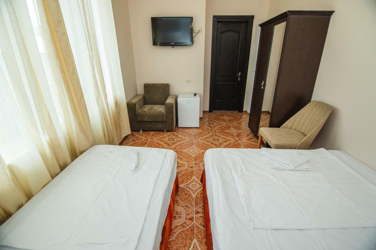 Guest House Nia Gonio Exterior photo