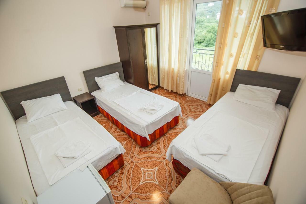 Guest House Nia Gonio Exterior photo