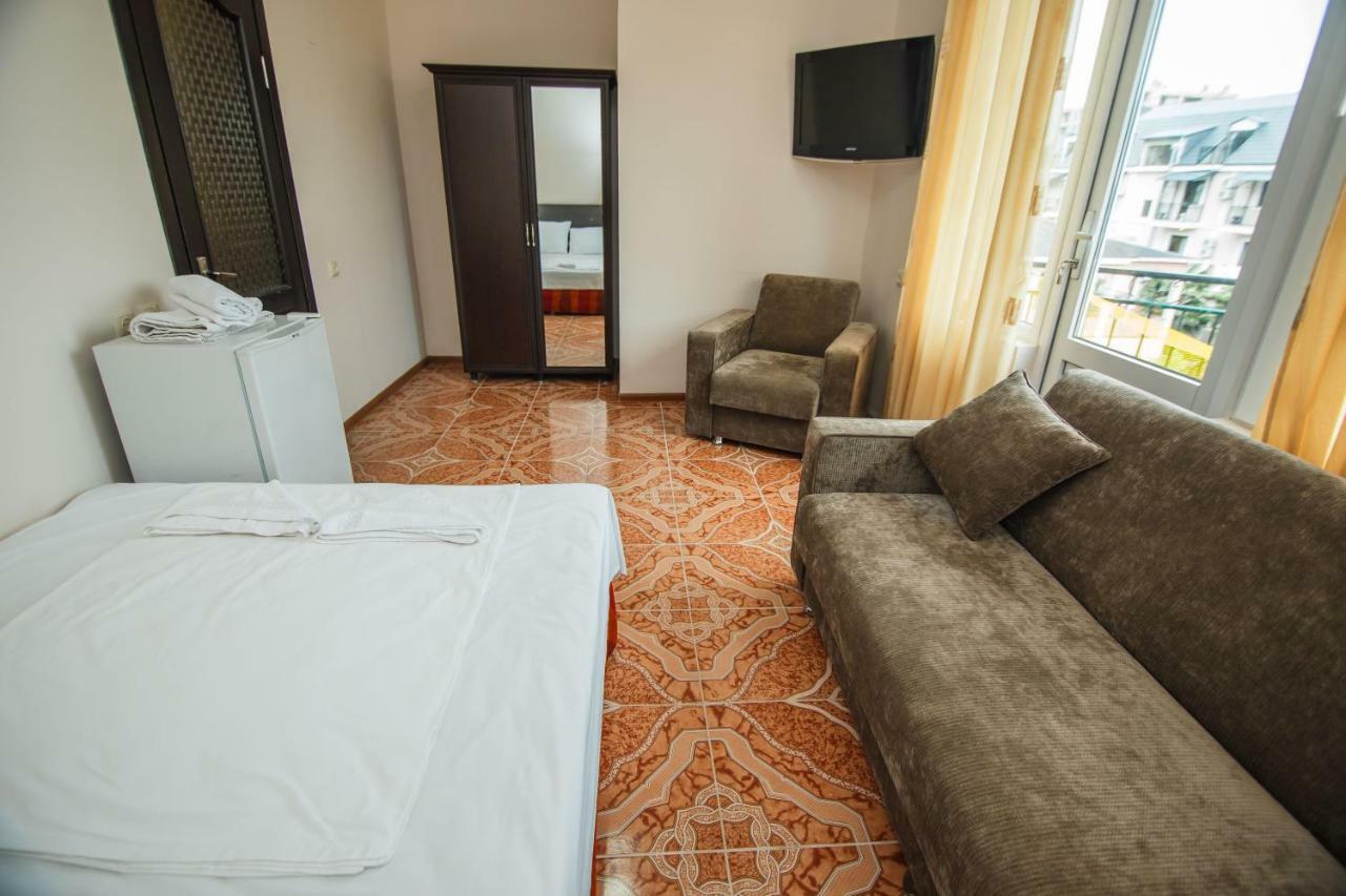 Guest House Nia Gonio Exterior photo